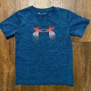 Under Armour (HeatGear) boys athletic shirt (size 7)
